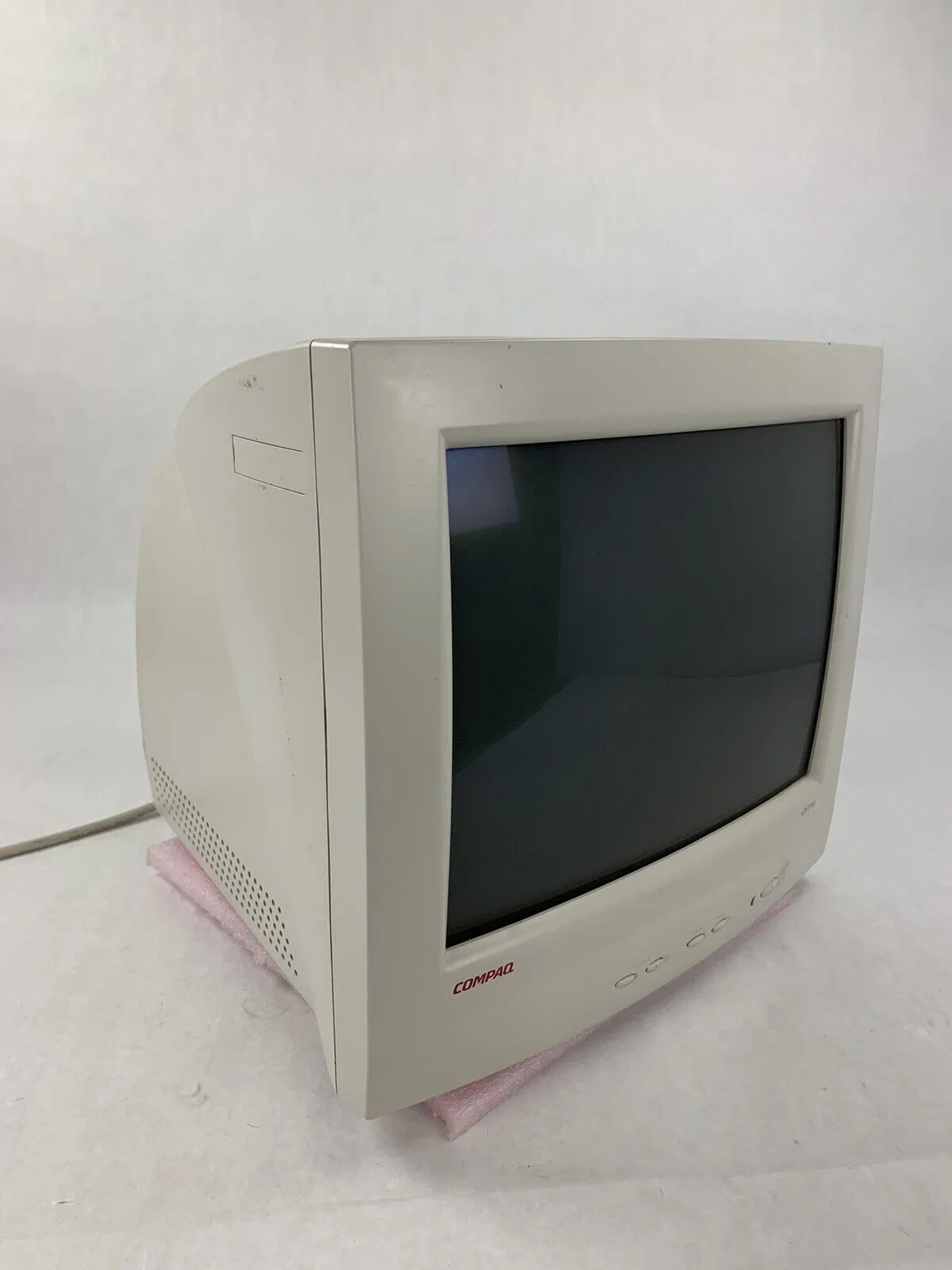 Compaq CV715 CRT VGA Monitor (VINTAGE - RENEWED)