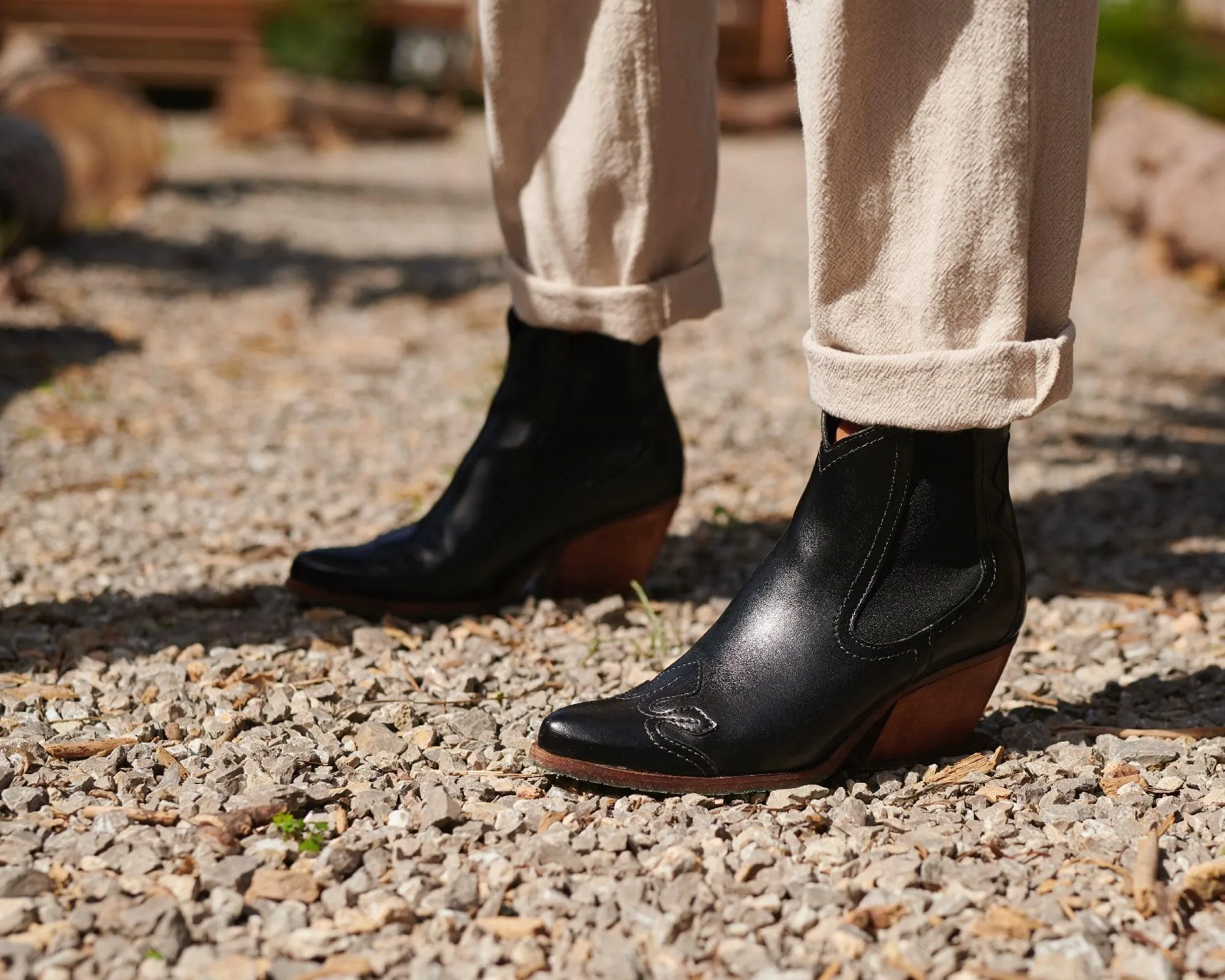 Duke Vegan Apple Leather Chelsea Cowboy Boots | Black