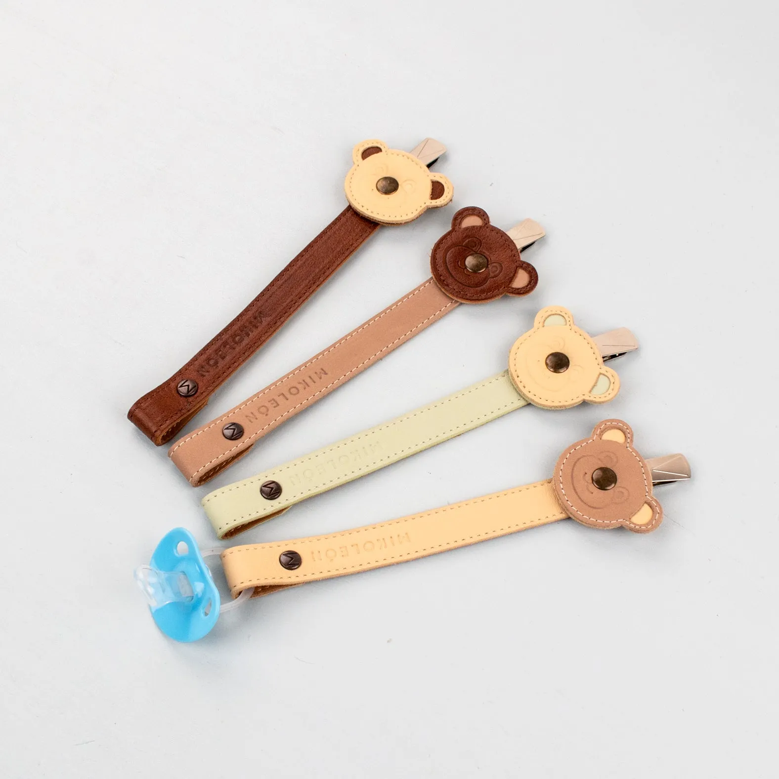 MK221610 - Bear Paci Clip Butter [Baby Leather Accessory]