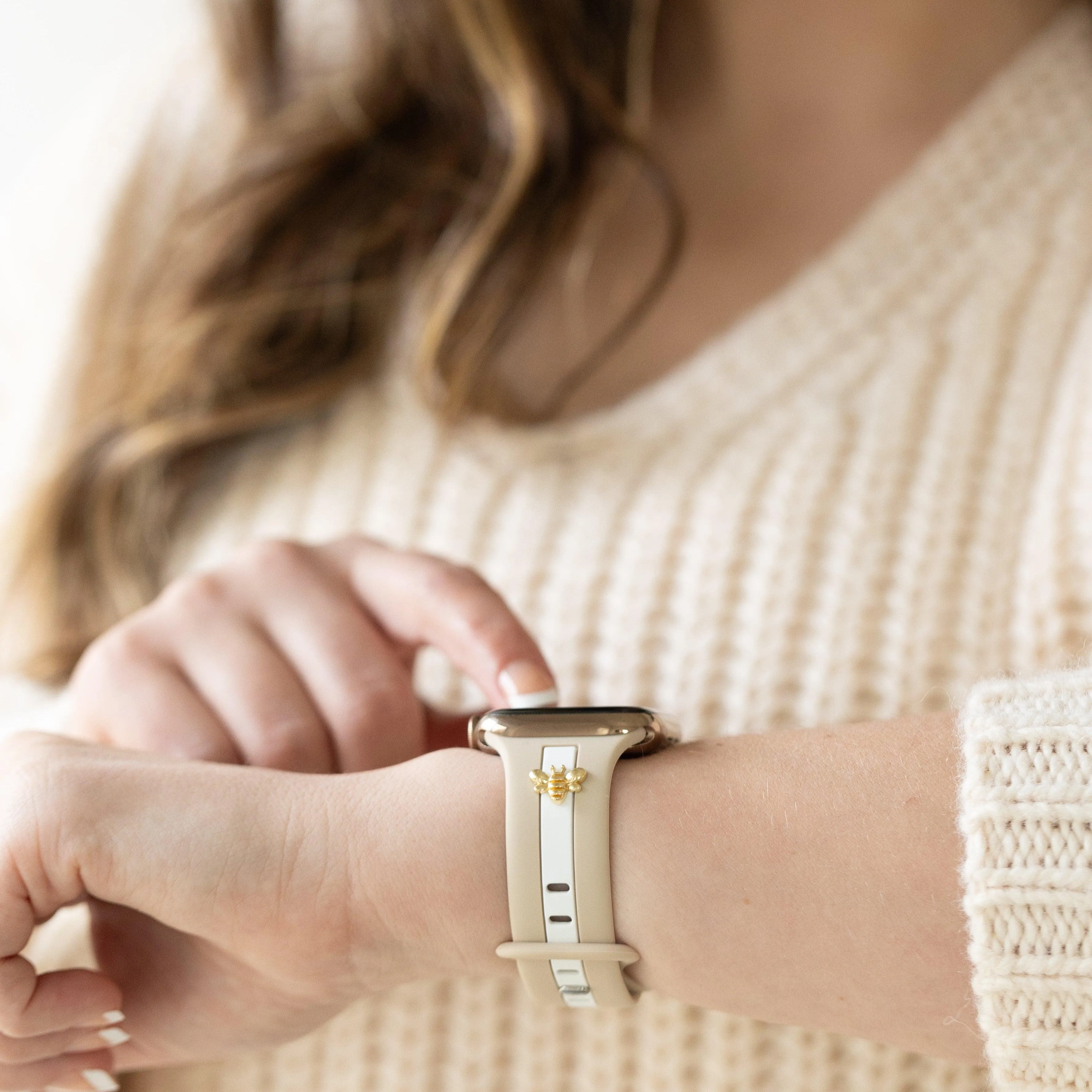 Skye Nude Sand and White Apple Band