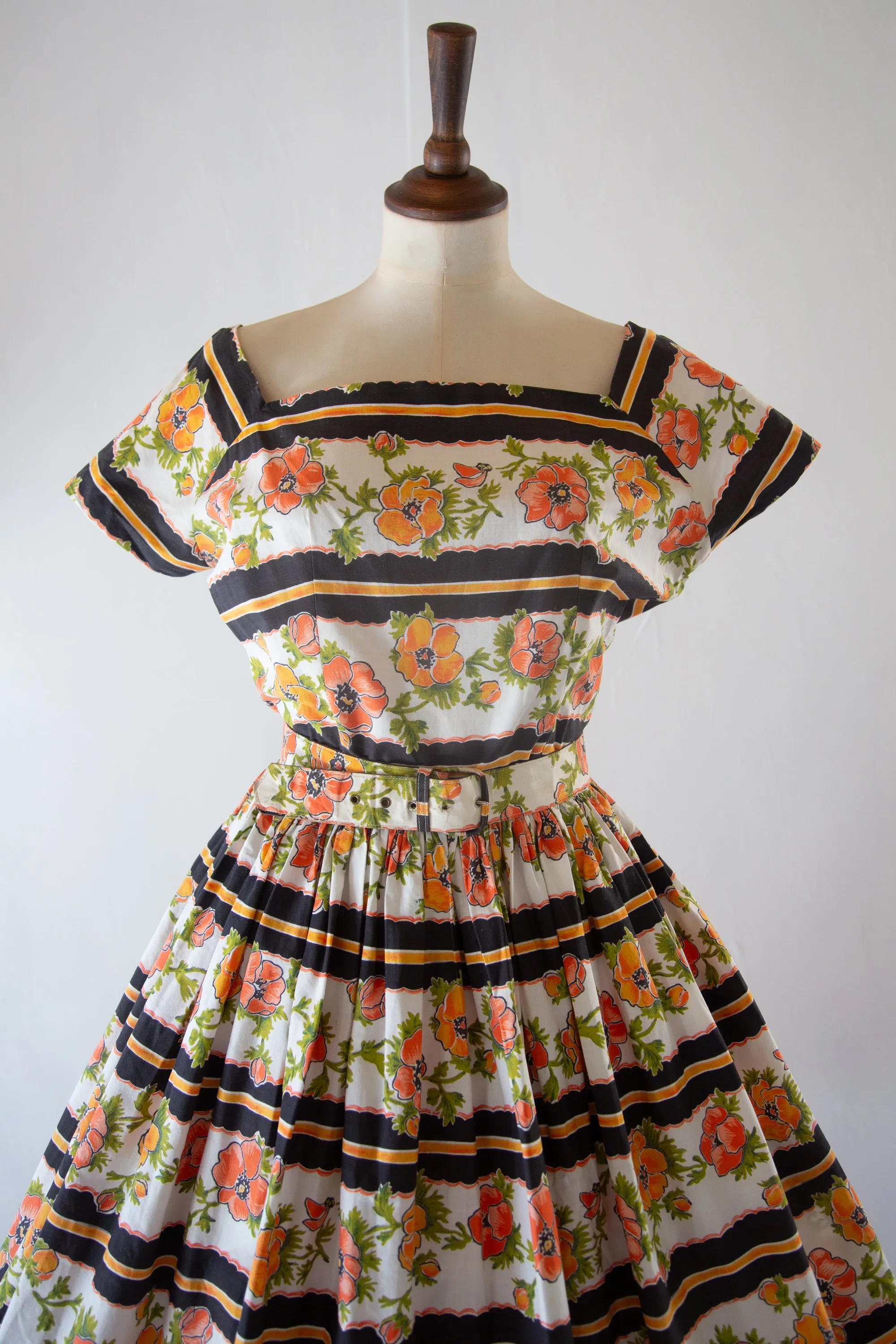 Vintage 1950s Poppy Print Cotton Picnic dress